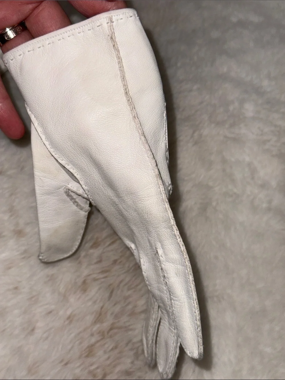 Bottega Veneta White Leather Driving Gloves with Perforated Details